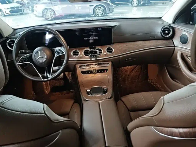 Mercedes-Benz E-Class — Фото автомобиля 9