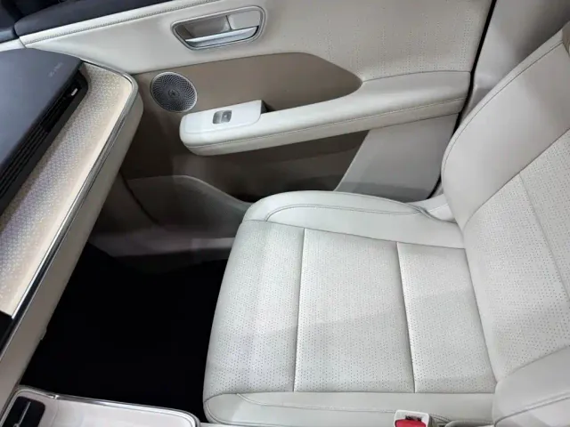 Toyota BoZhi 3X — Фото автомобиля 13
