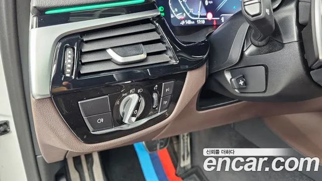 BMW 5-Series 5 серия (G30) — Фото автомобиля 16