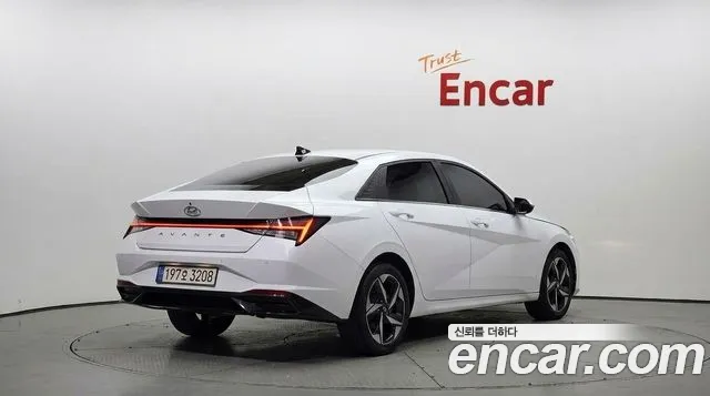 Hyundai Avante CN7 — Фото автомобиля 2