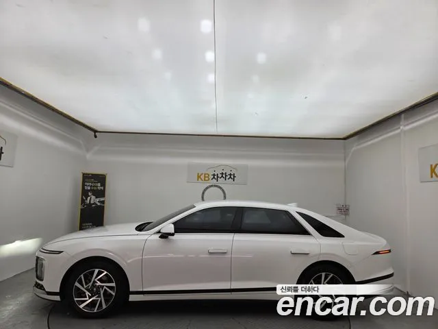 Hyundai Grandeur GN7 — Фото автомобиля 2