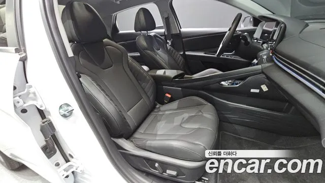 Hyundai AVANTE Новый Avante (CN7) — Фото автомобиля 11