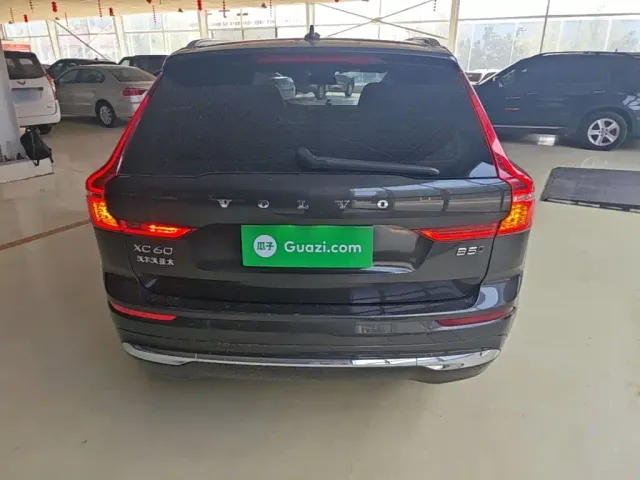 Volvo XC60 — Фото автомобиля 5