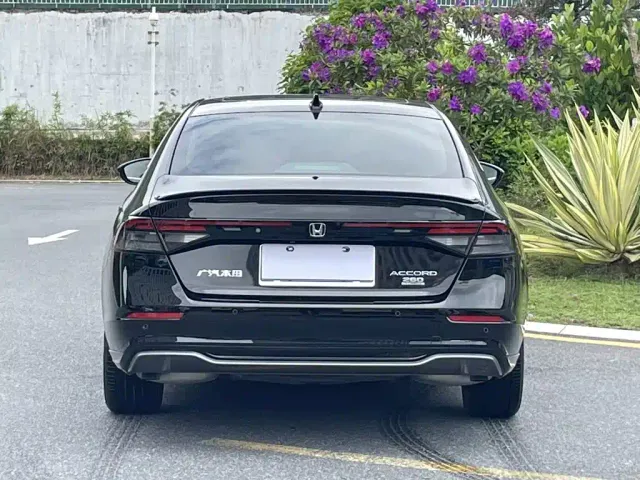 Honda Accord — Фото автомобиля 5