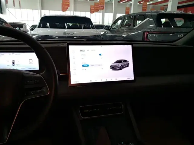 BYD Qin L — Фото автомобиля 12