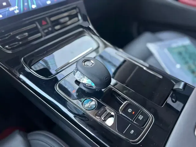 GAC Trumpchi E9 — Фото автомобиля 15