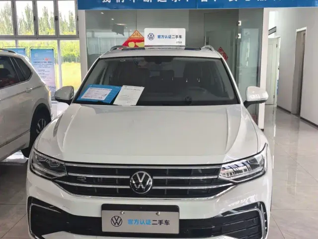 Volkswagen Tiguan L — Фото автомобиля 2