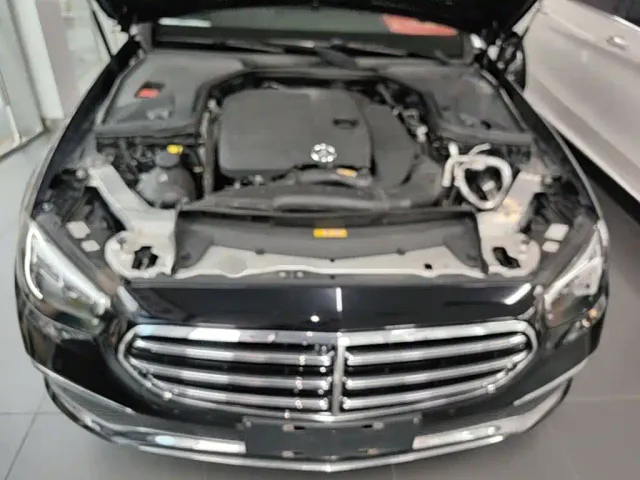 Mercedes-Benz E-Class — Фото автомобиля 19