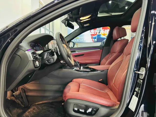 BMW 5 Series — Фото автомобиля 15