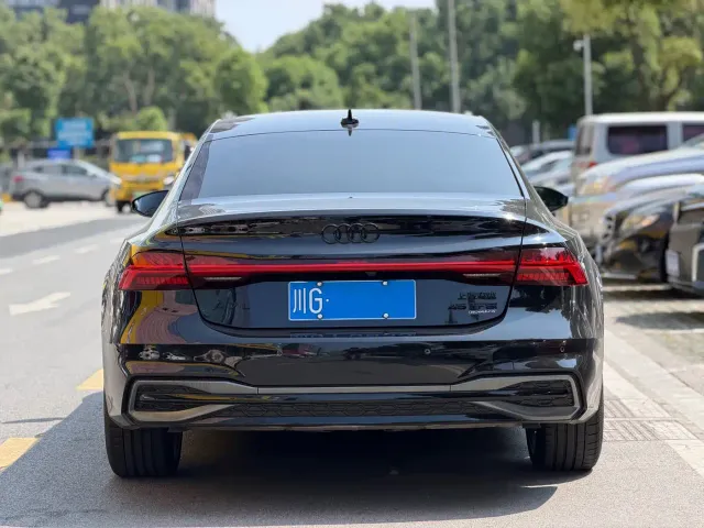 Audi A7L — Фото автомобиля 4