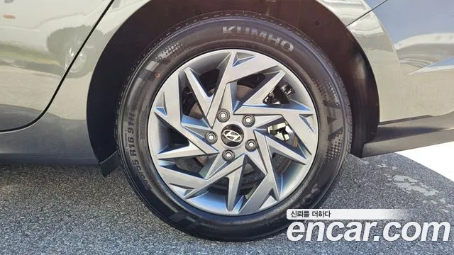 Hyundai AVANTE Новый Avante (CN7) — Фото автомобиля 18