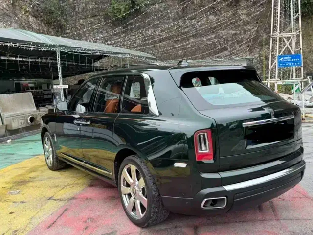 Rolls-Royce Cullinan — Фото автомобиля 3