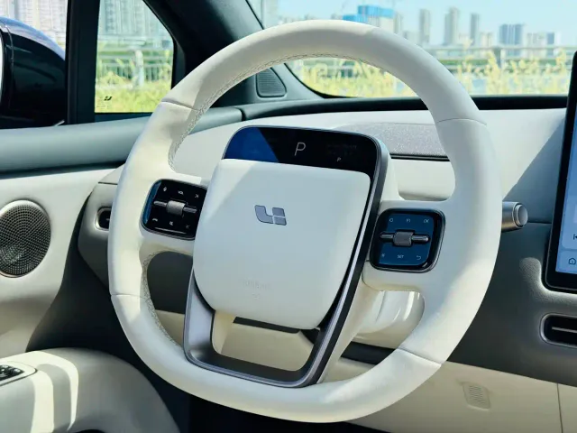 Li Auto i6 — Фото автомобиля 4