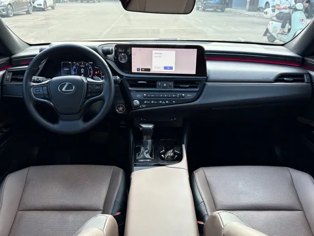 Lexus ES — Фото автомобиля 10