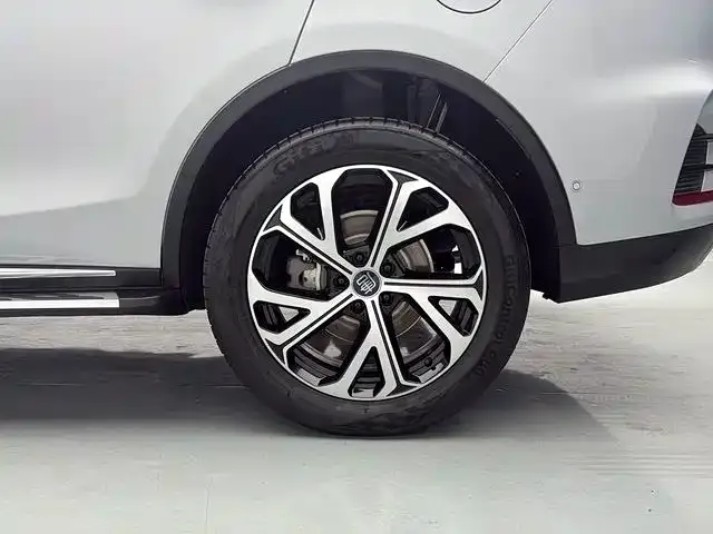 BYD Tang — Фото автомобиля 8