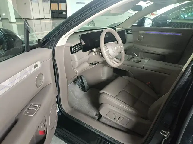 IM Motors LS6 — Фото автомобиля 2