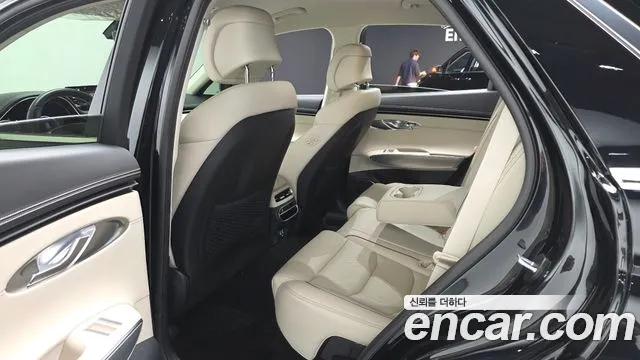 Genesis GV70 — Фото автомобиля 17