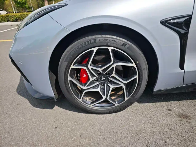 Hozon Neta GT — Фото автомобиля 16