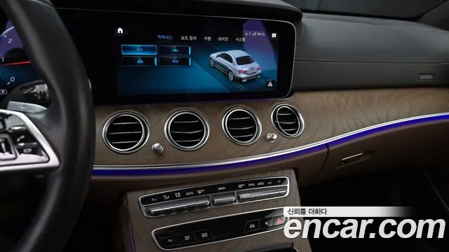 Mercedes-Benz E-Class — Фото автомобиля 16