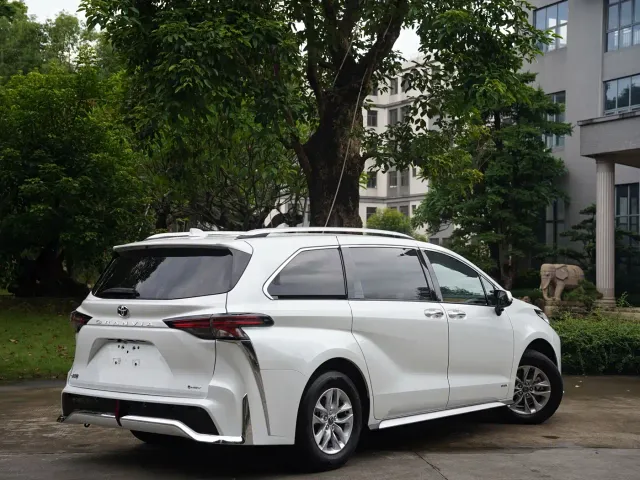 Toyota Granvia — Фото автомобиля 8