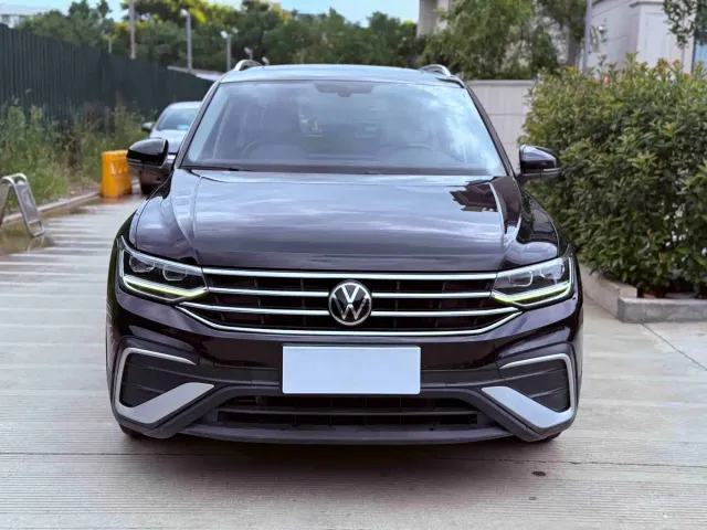 Volkswagen Tiguan L — Фото автомобиля 2
