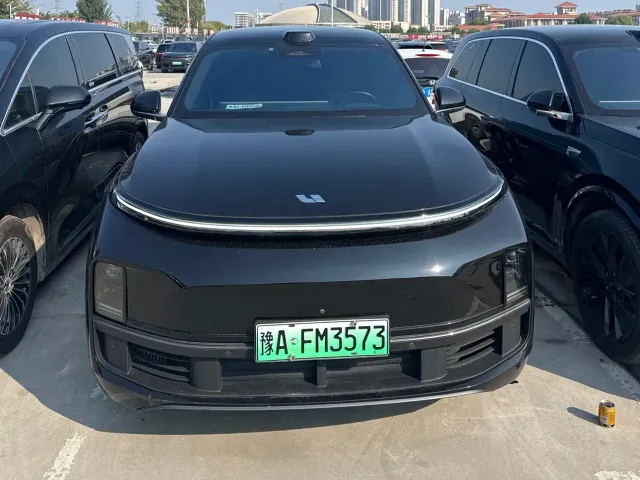 Li Auto L9 — Фото автомобиля 2