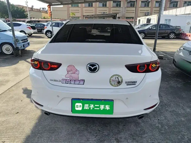 Mazda Axela — Фото автомобиля 5