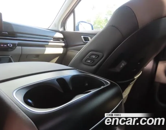 Kia Carnival Generation 4 — Фото автомобиля 17