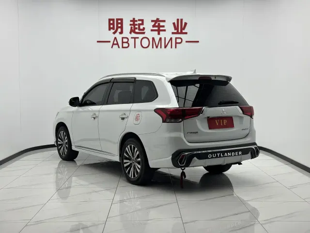 Mitsubishi Outlander — Фото автомобиля 8