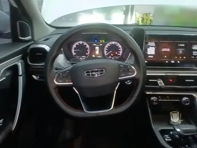 Geely Binyue — Фото автомобиля 10