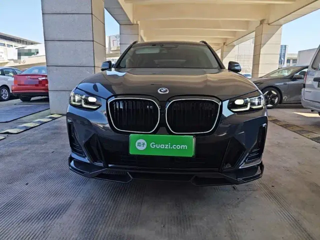 BMW iX3 — Фото автомобиля 2