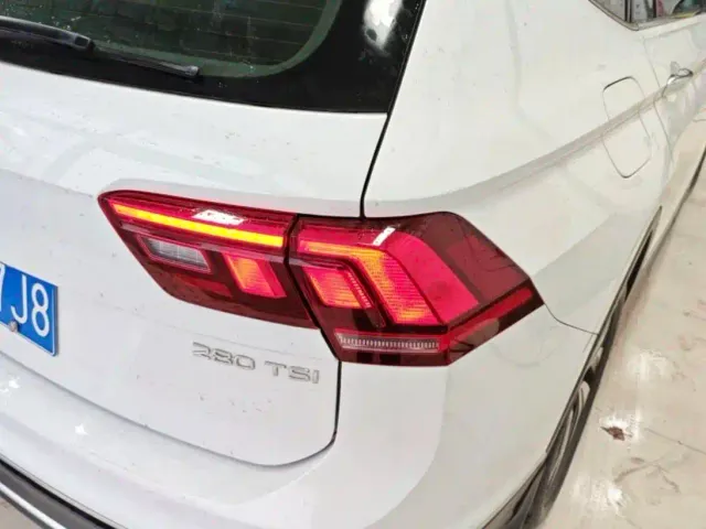 Volkswagen Tiguan L — Фото автомобиля 7