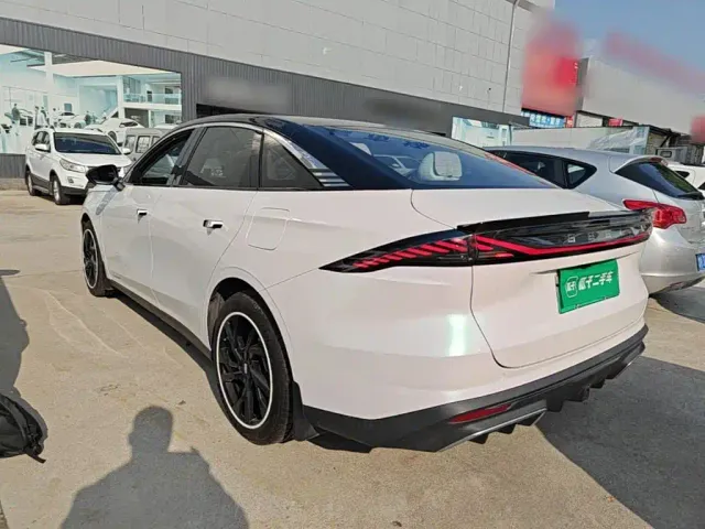 Geely Galaxy L6 — Фото автомобиля 4