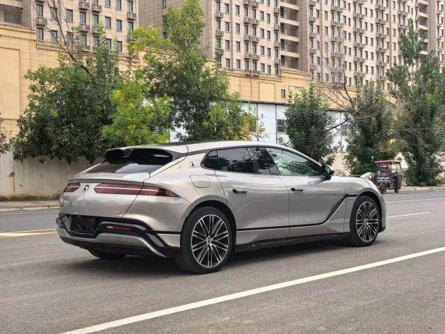 Denza Z9GT — Фото автомобиля 6