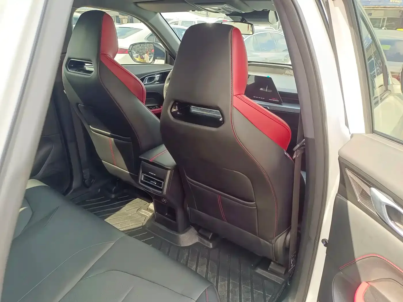 Changan Oshan Changan Oshan Z6 2023 Blue Whale 1.5T DCT Smart Premium — Фото автомобиля 8