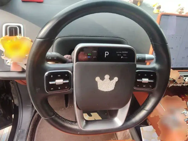 Li Auto L8 — Фото автомобиля 6