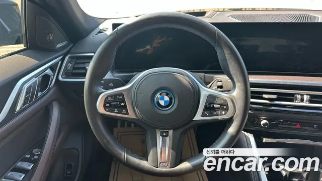 BMW i4 — Фото автомобиля 11