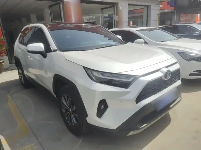 Toyota RAV4 — Фото автомобиля 3