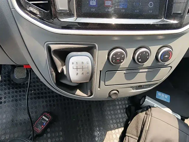 Maxus Xintu V80 — Фото автомобиля 13