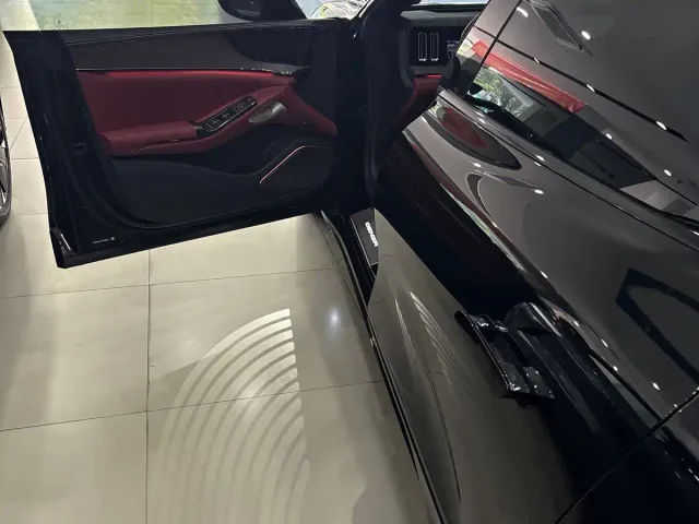 Denza Z9GT — Фото автомобиля 12