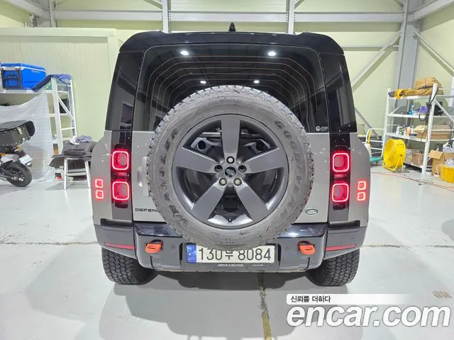 Land Rover Defender — Фото автомобиля 4