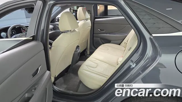 Hyundai Avante CN7 — Фото автомобиля 11