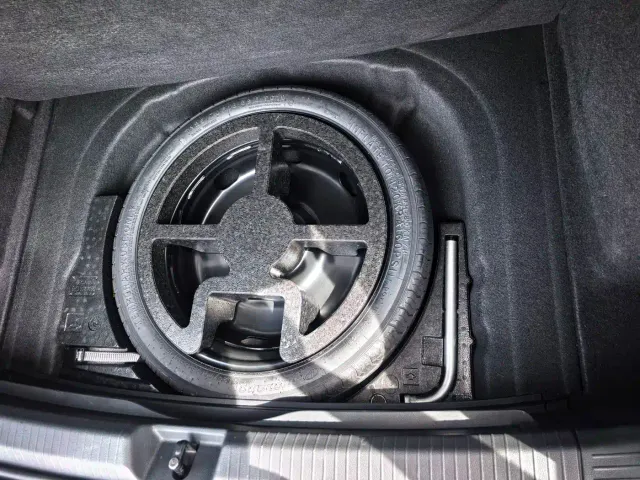 Volkswagen Golf 2023 Facelift 280TSI DSG R-Line Lite — Фото автомобиля 8
