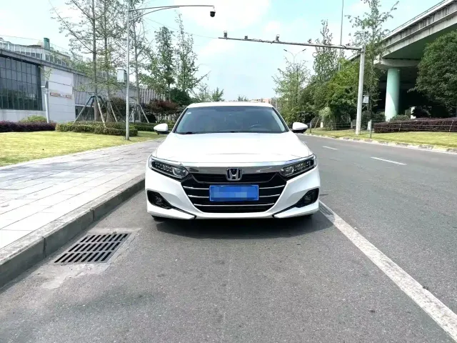 Honda Accord 2022 260TURBO Luxury Edition — Фото автомобиля 2