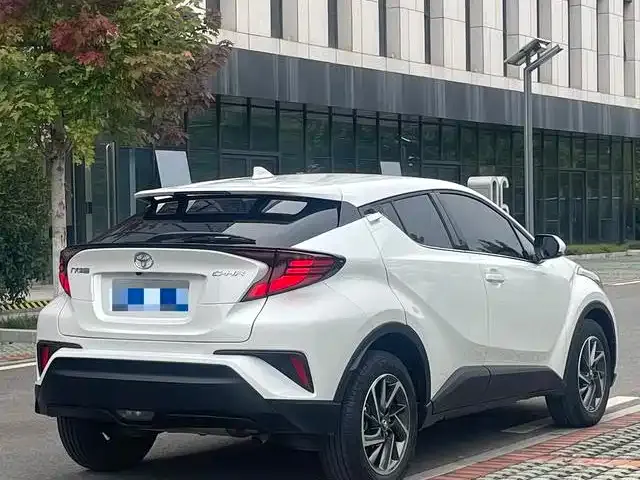 Toyota C-HR — Фото автомобиля 7