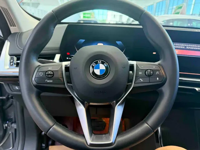 BMW X1 — Фото автомобиля 14