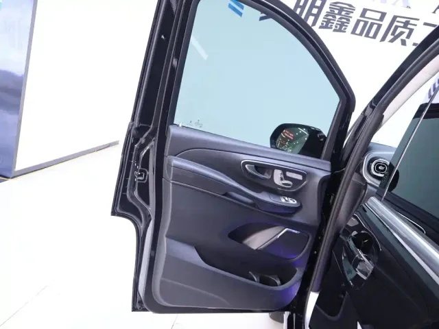 Mercedes-Benz V-Class — Фото автомобиля 18