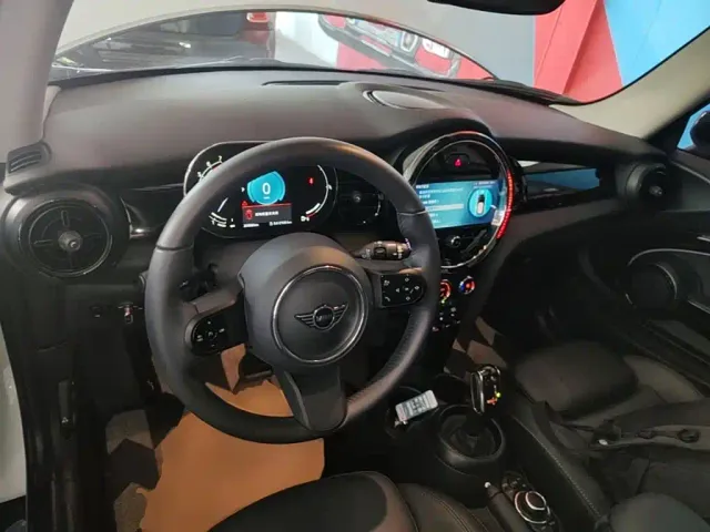 MINI Hatch — Фото автомобиля 9