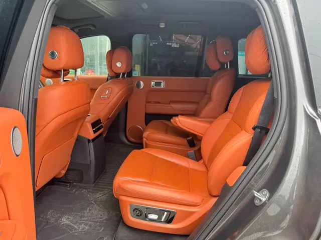 Li Auto L9 — Фото автомобиля 5