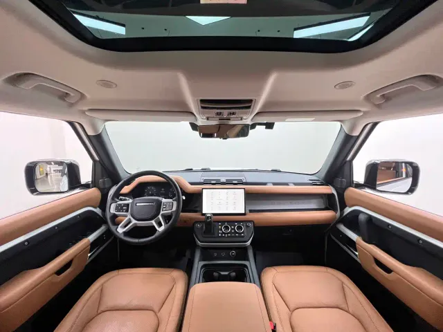 Land Rover Defender — Фото автомобиля 9